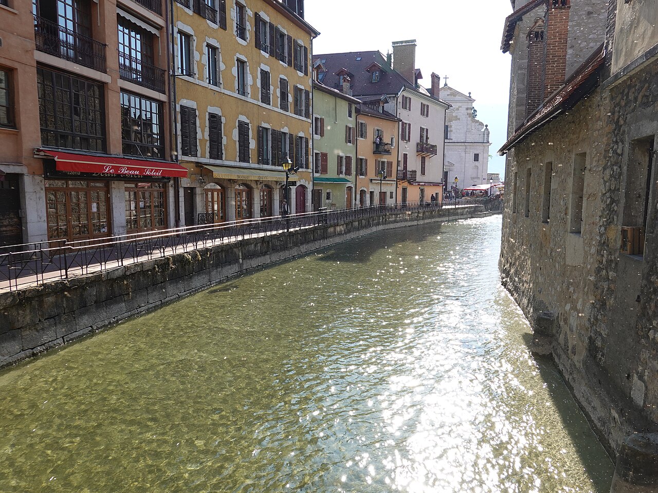 Où acheter du CBD à Annecy ? Les boutiques réellement ouvertes